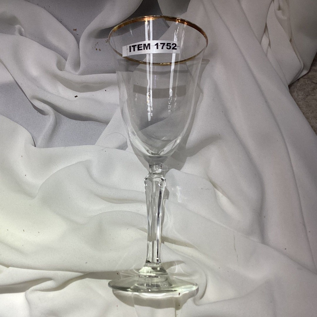 1752 Set of 3 Wine Glass with gold rim edge