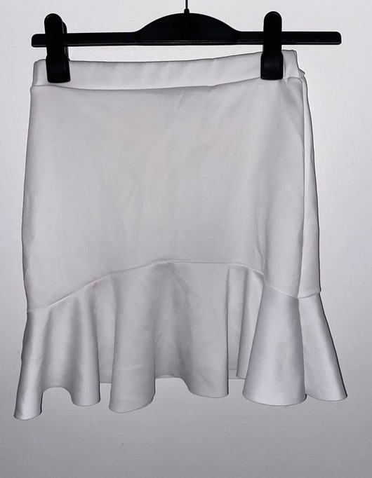 white pleated skirt