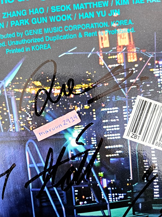 ZEROBASEONE You had me at HELLO Signed Promo Album