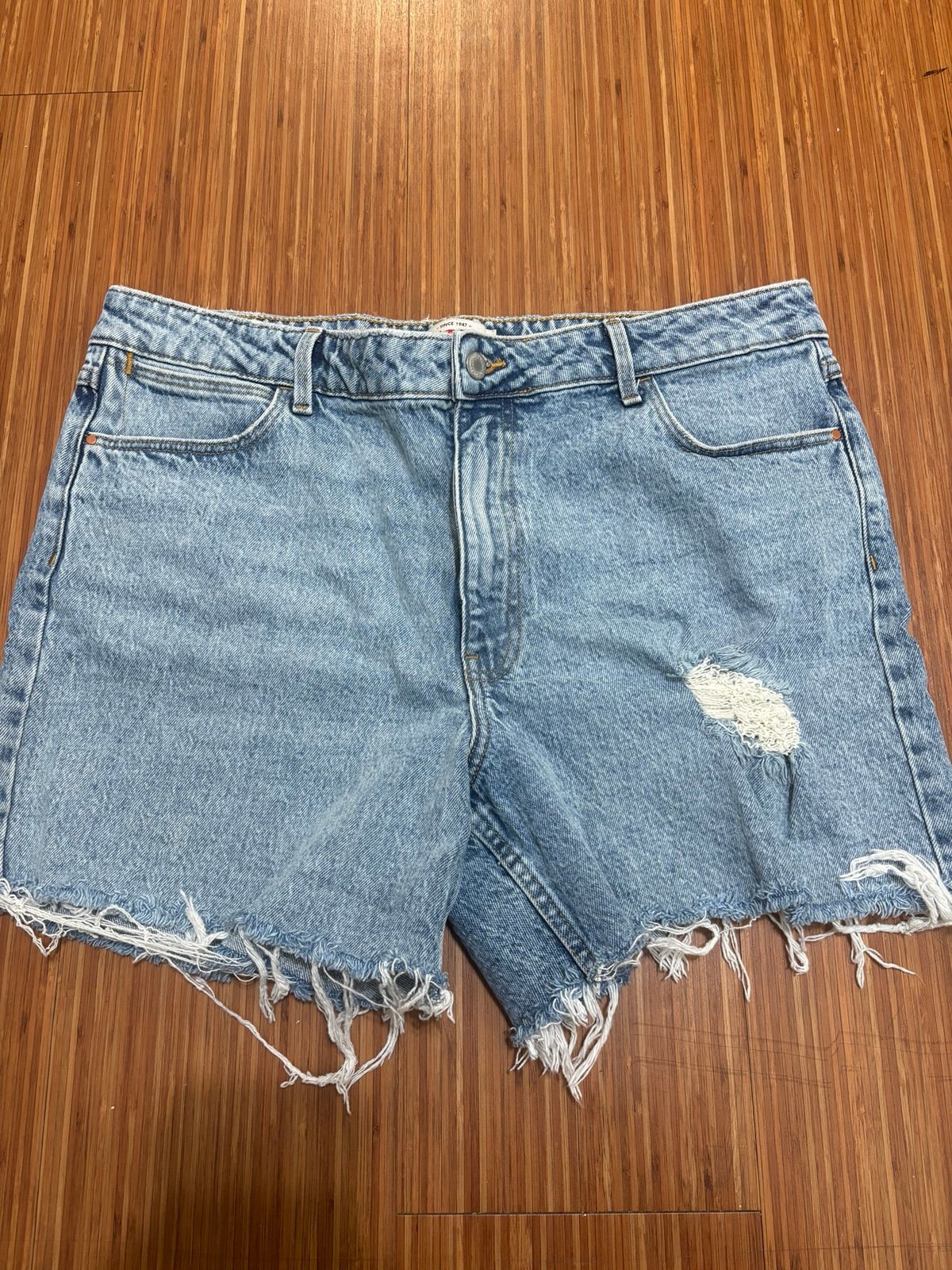 Wrangler Shorts Size 14 FIRM PRICE