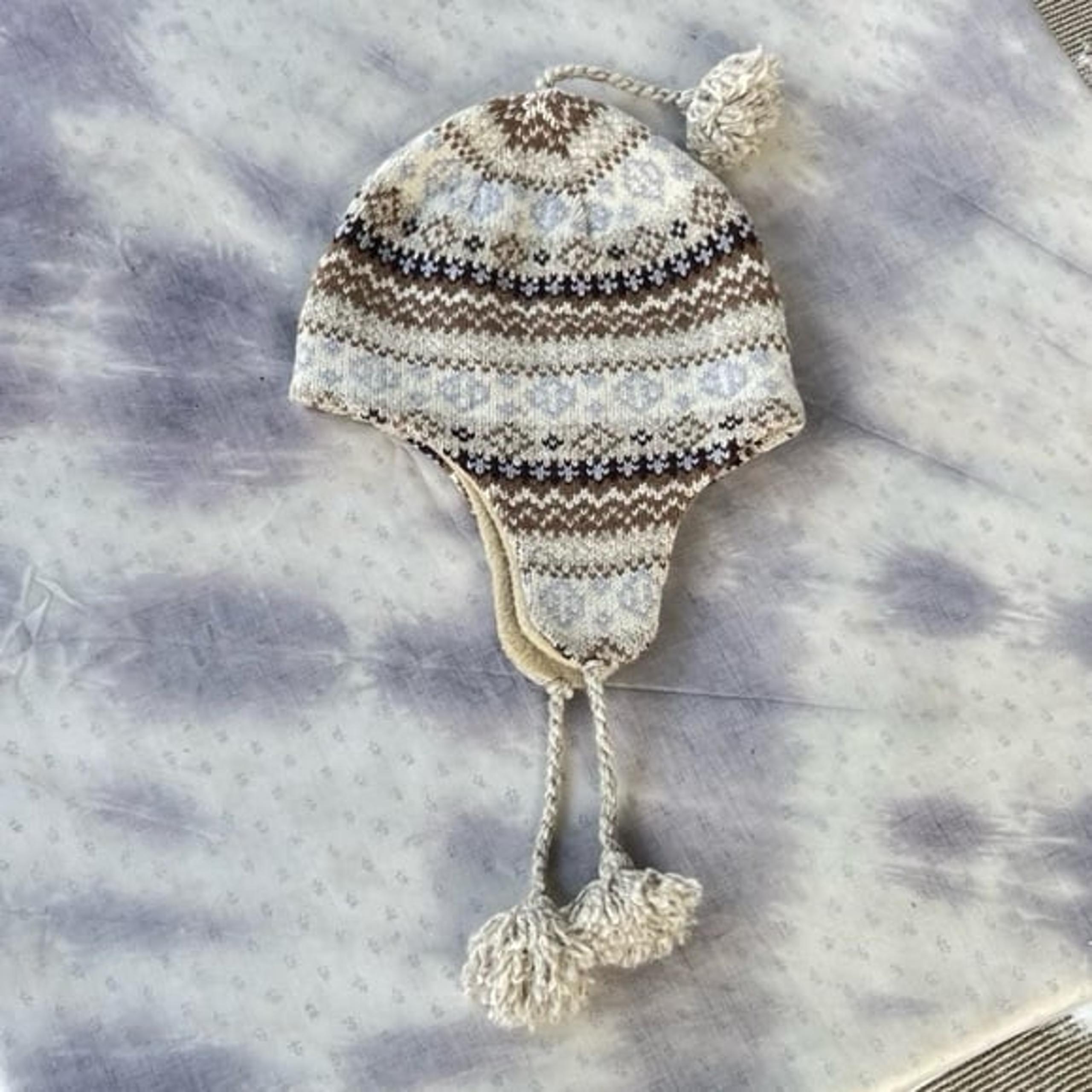 Berkshire Fashions Wool Blend Cozy Knit Earflap Winter Hat with Pom Poms Tan