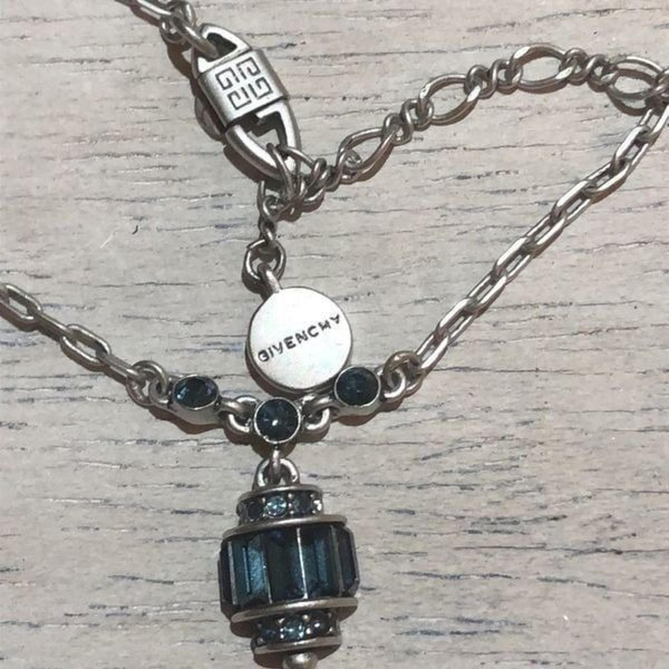 Givenchy necklace silver Art Deco looking sapphire crystal