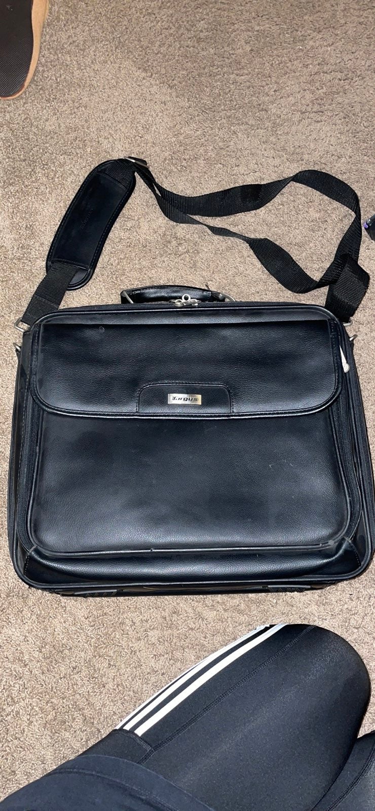 targus briefcase