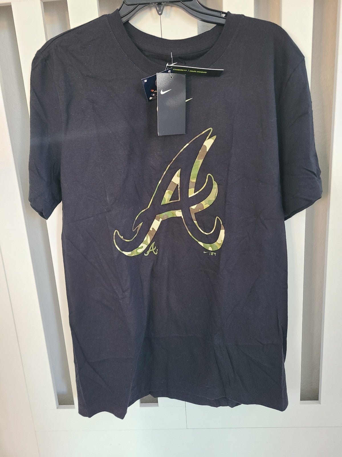 New Nike MLB Atlanta Braves Armed Forces Day Black and Camo T-Shirt Medium Mens