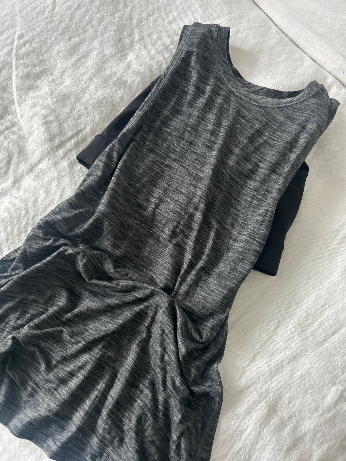 LULULEMON WORKOUT TANK W BUILT IN SPORTS BRA UNDERLAY GREY on BLACK