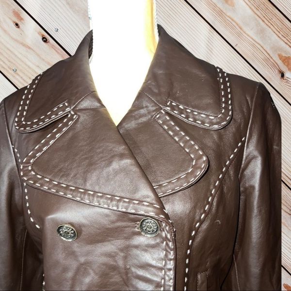 Wilson’s leather chocolate brown cropped jacket with cream stitching! high quality Euc!
