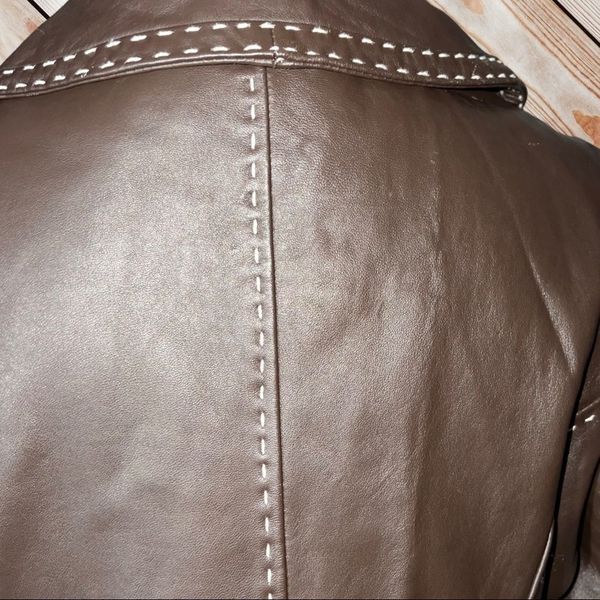 Wilson’s leather chocolate brown cropped jacket with cream stitching! high quality Euc!