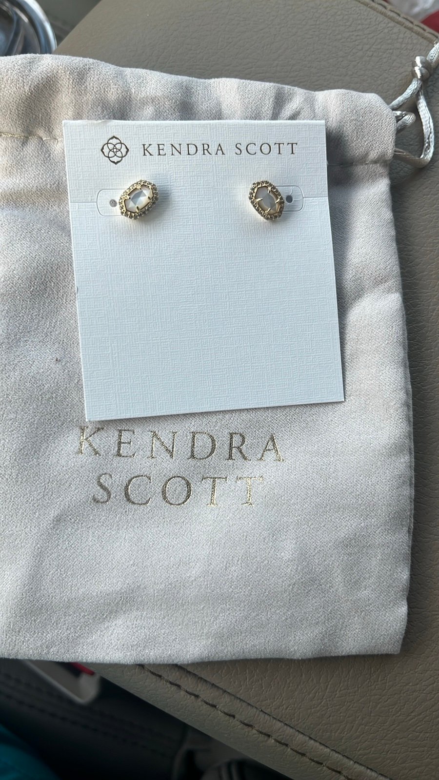 Kendra Scott oval white Gold CADE STUD Earrings
