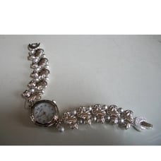 Women’s silver finish cute cat fashion fun casual watch