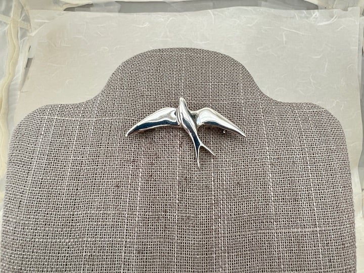 Sterling Silver Flying Bird Brooch Pin SP-3327