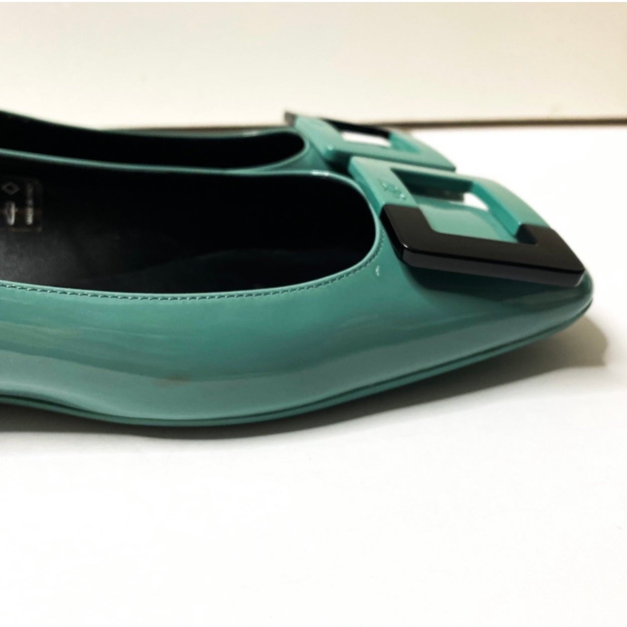 Roger Vivier Two Tones Teal & Black Color Buckle Ballerina Ballets Flat Shoes - detail
