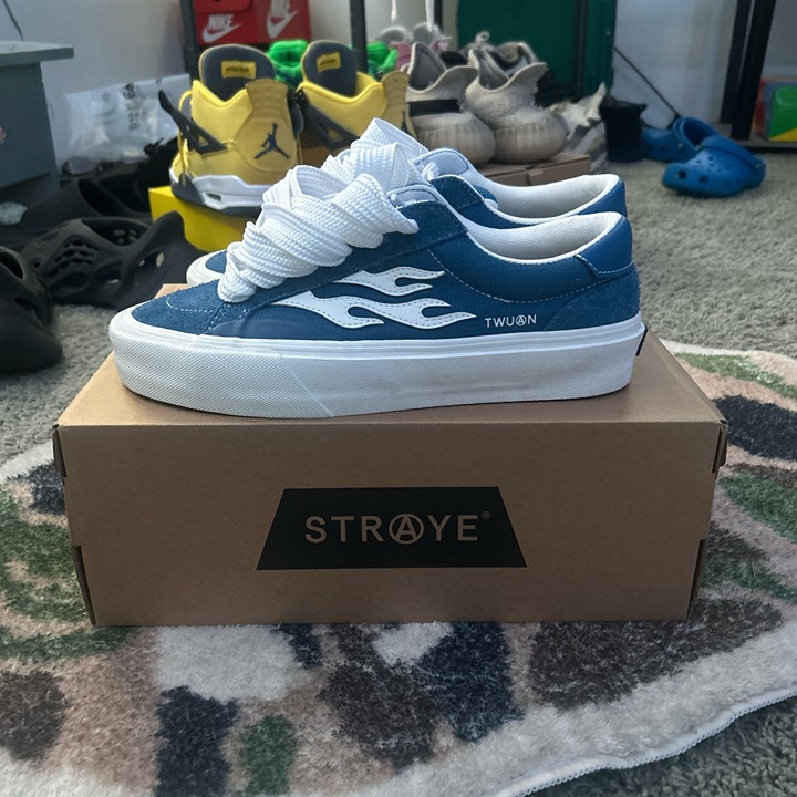 straye shoes