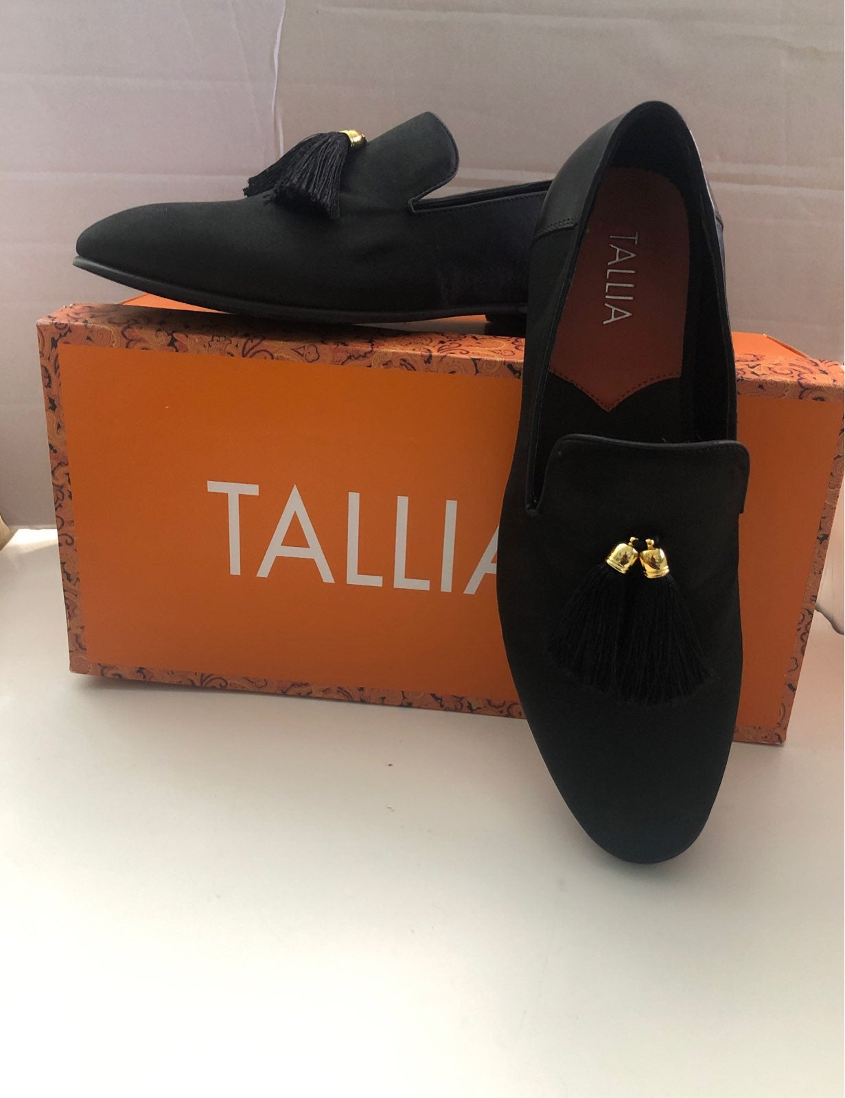 TALLIA EDUARDO TASSEL LOAFERS - BLACK SUEDE size 9