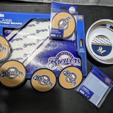 Milwaukee Brewers dining food/drink set New