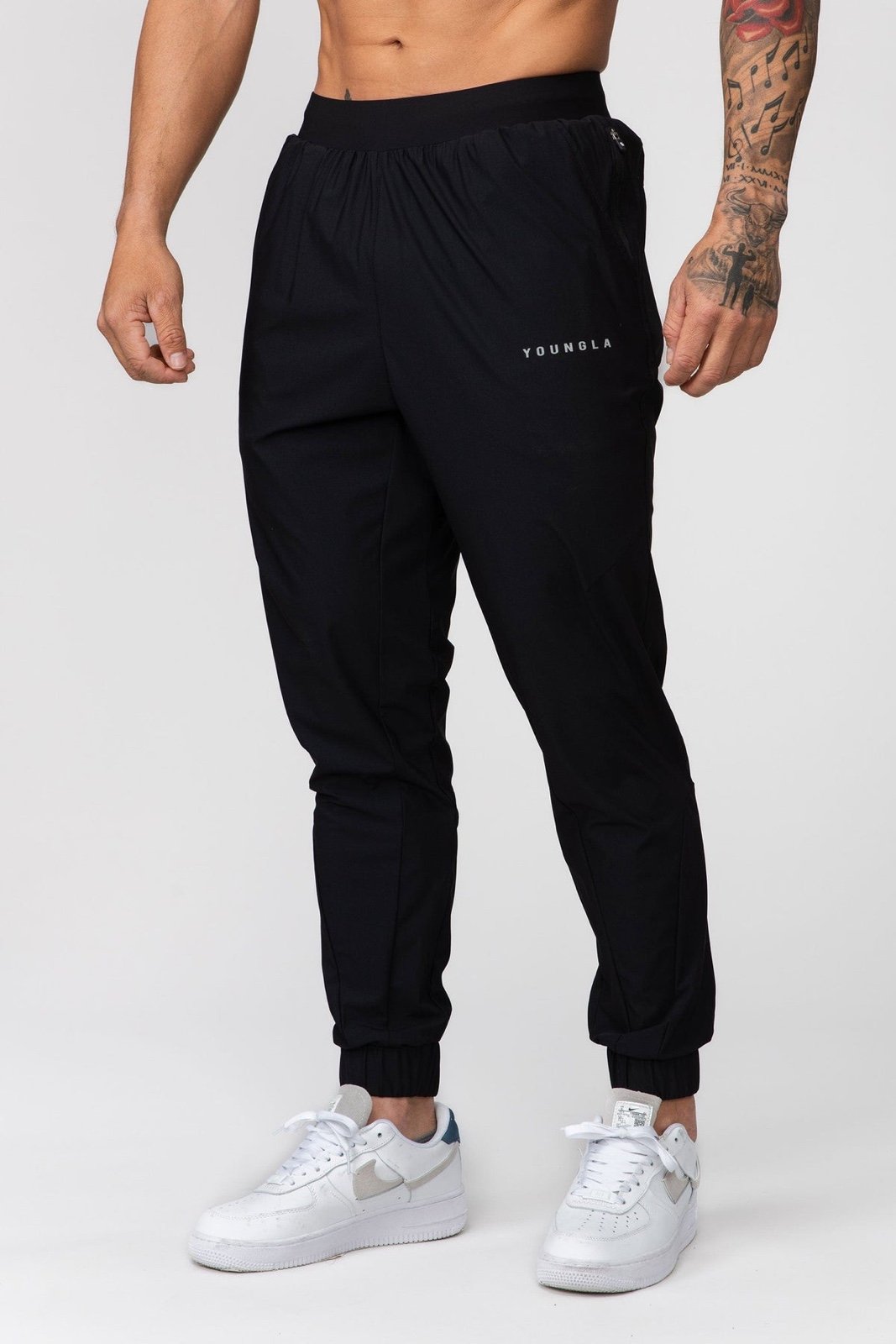Men’s Size L YOUNGLA 237 NYLON TRAINING JOGGERS