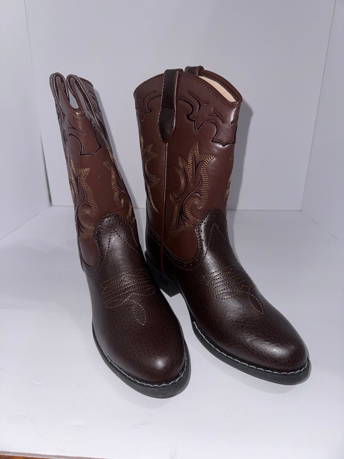 Stone Canyon Cowboy boots size 3 M youth