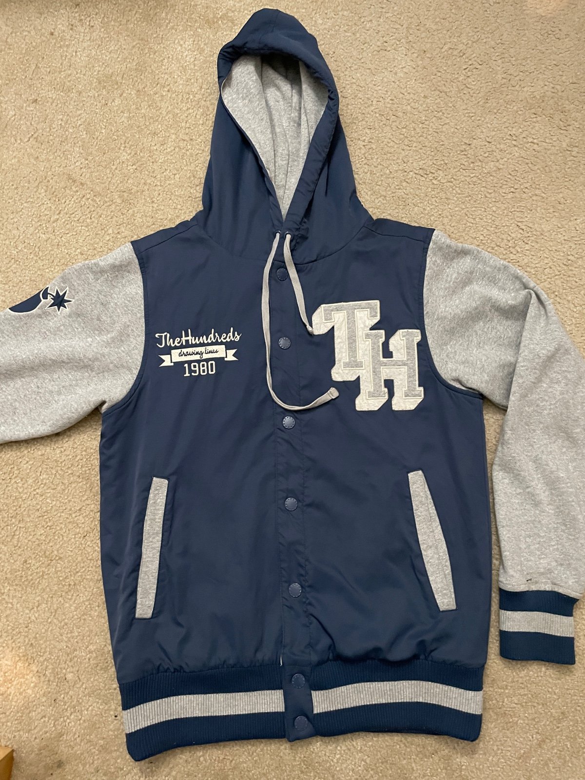 THE HUNDREDS RELOADED 2 JACKET DRAWING LINES 1980 RSWD SIZE SMALL” - www.vitorcorrea.com THE HUNDREDS RELOADED 2 JACKET DRAWING LINES 1980 RSWD SIZE SMALL” - www.vitorcorrea.com