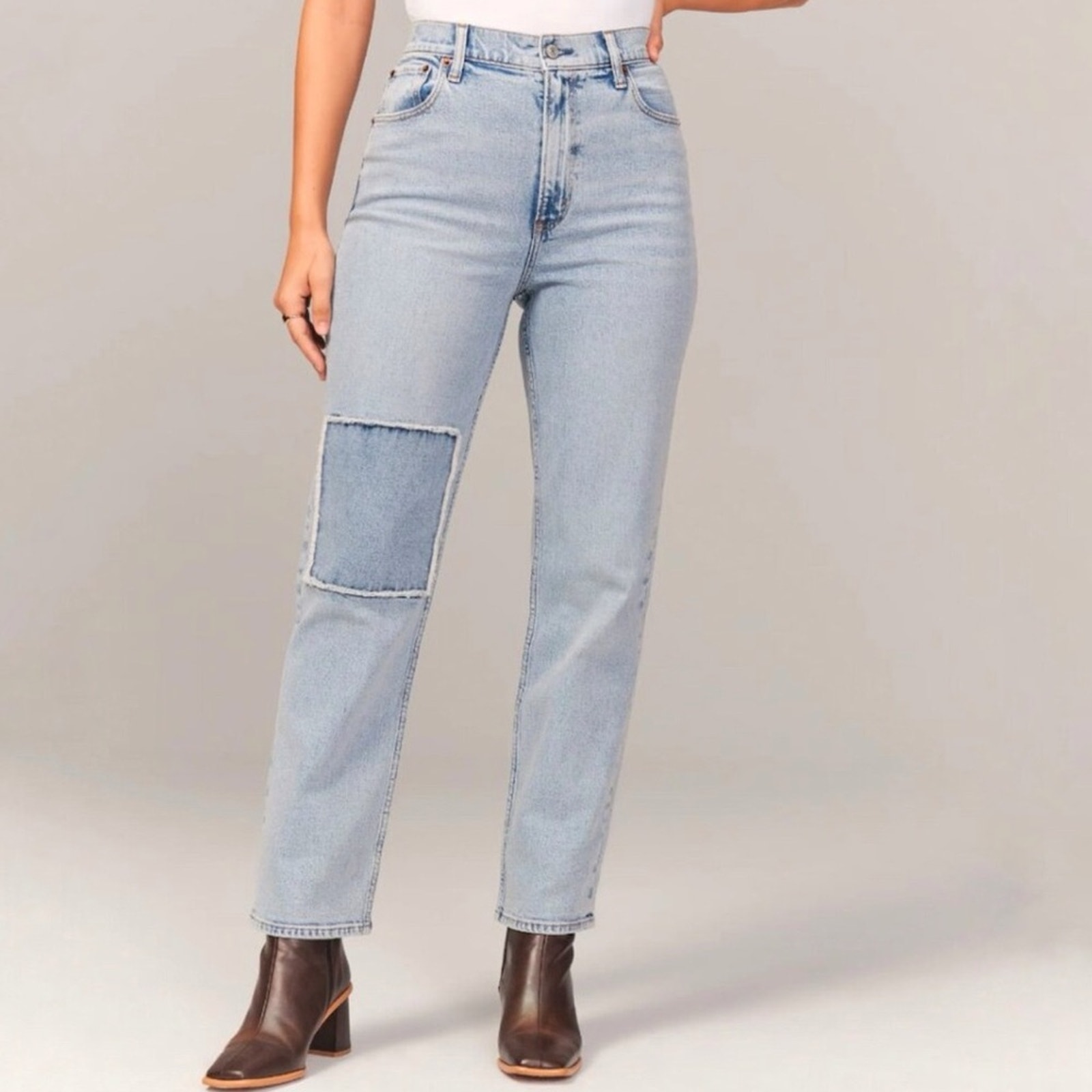 Abercrombie & Fitch Ultra High Rise Ankle Straight Jean Size 25/0 Short