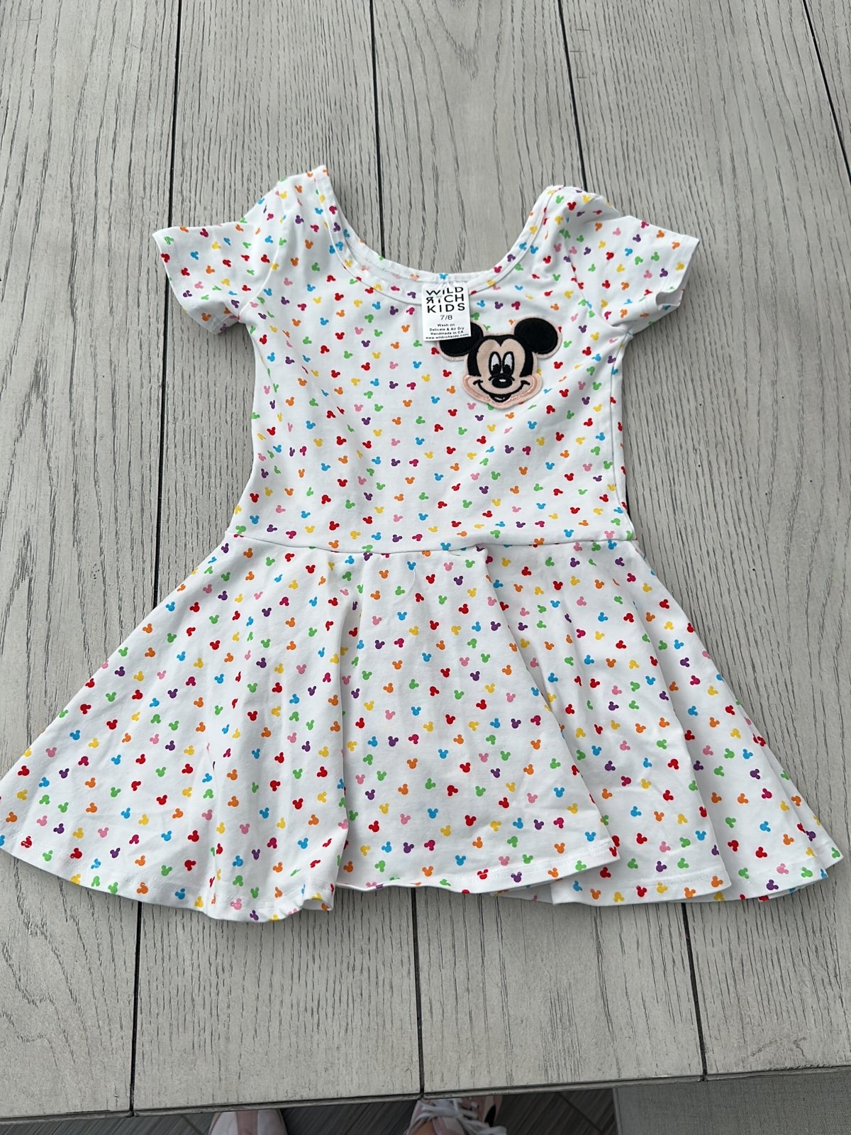 Brand New Wild Rich Kids Skirted Leo Disney Mickey Rainbow with patch 7/8