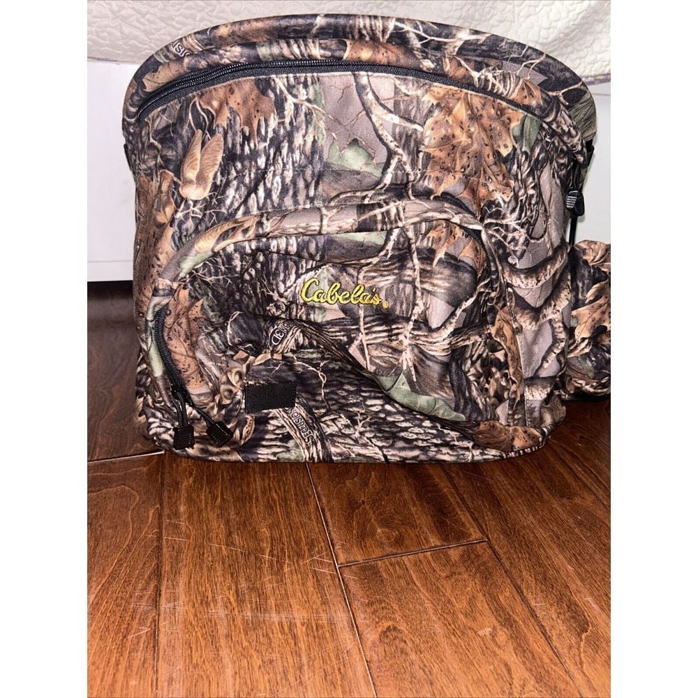 Cabela's heavy duty hunting camo day pack / backpack large Lumbar Pack