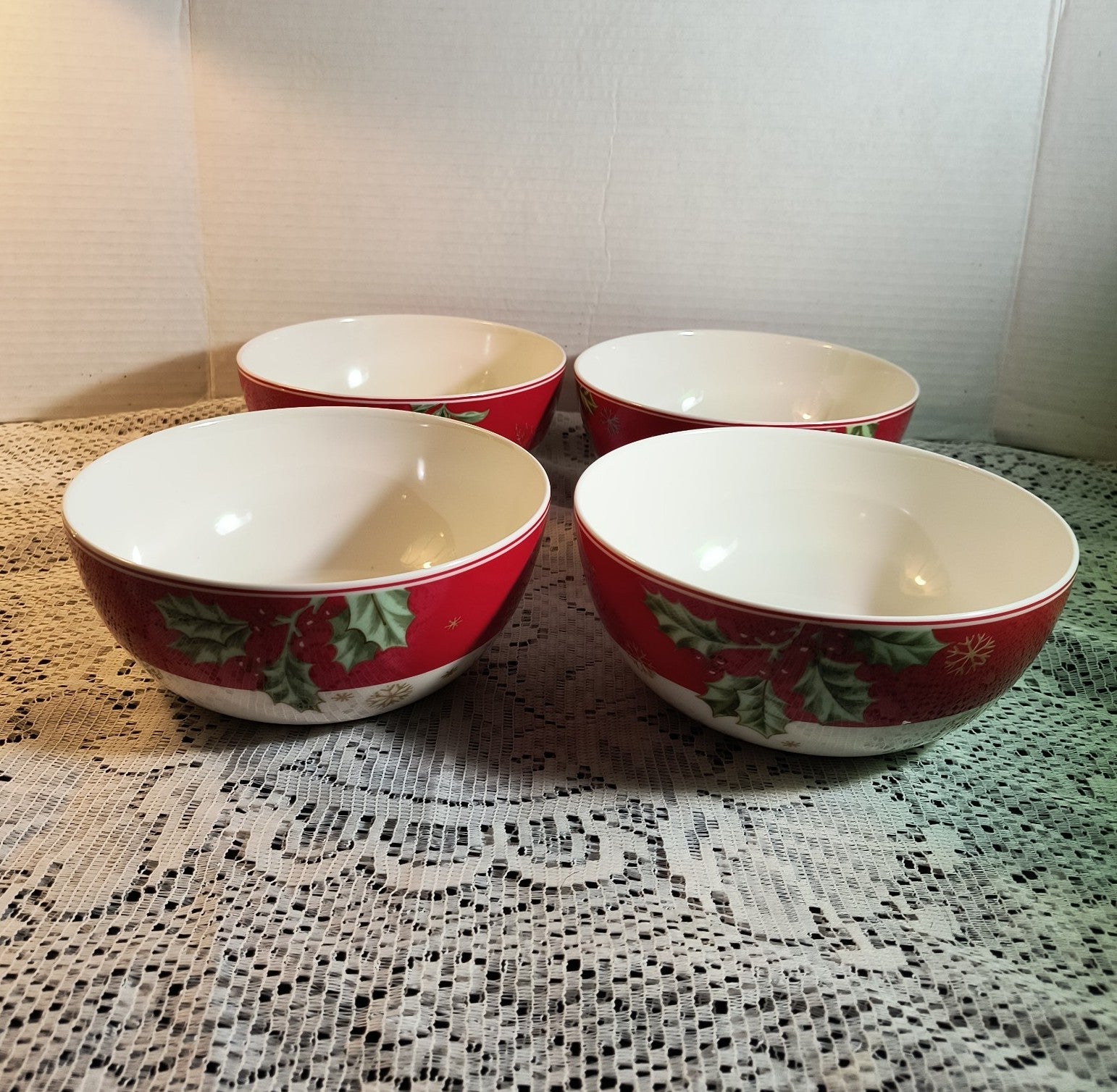 SET OF 4 LENOX TRADITIONS RED ALL PURPOSE BOWLS
