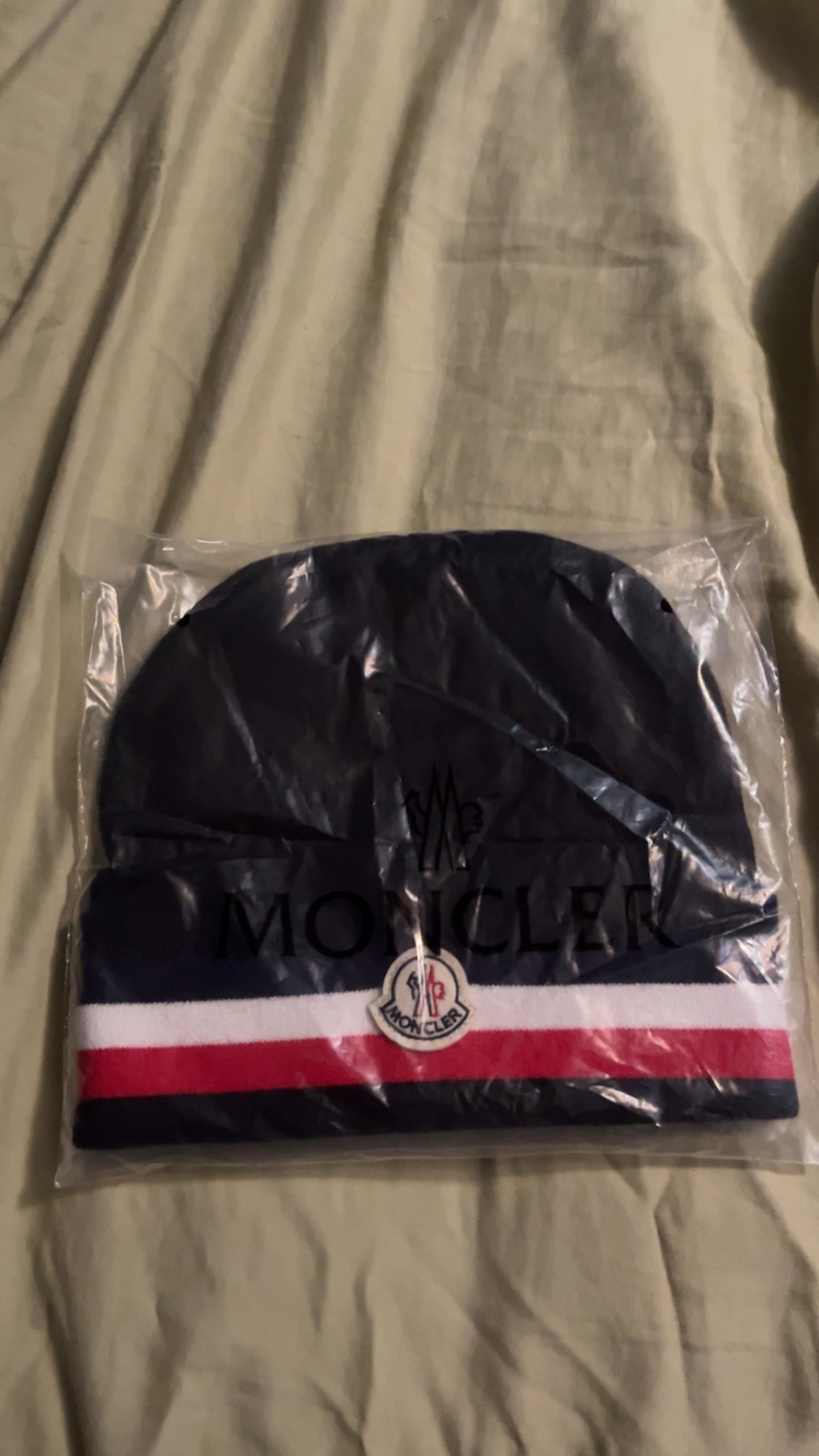 Monclezzy beanie