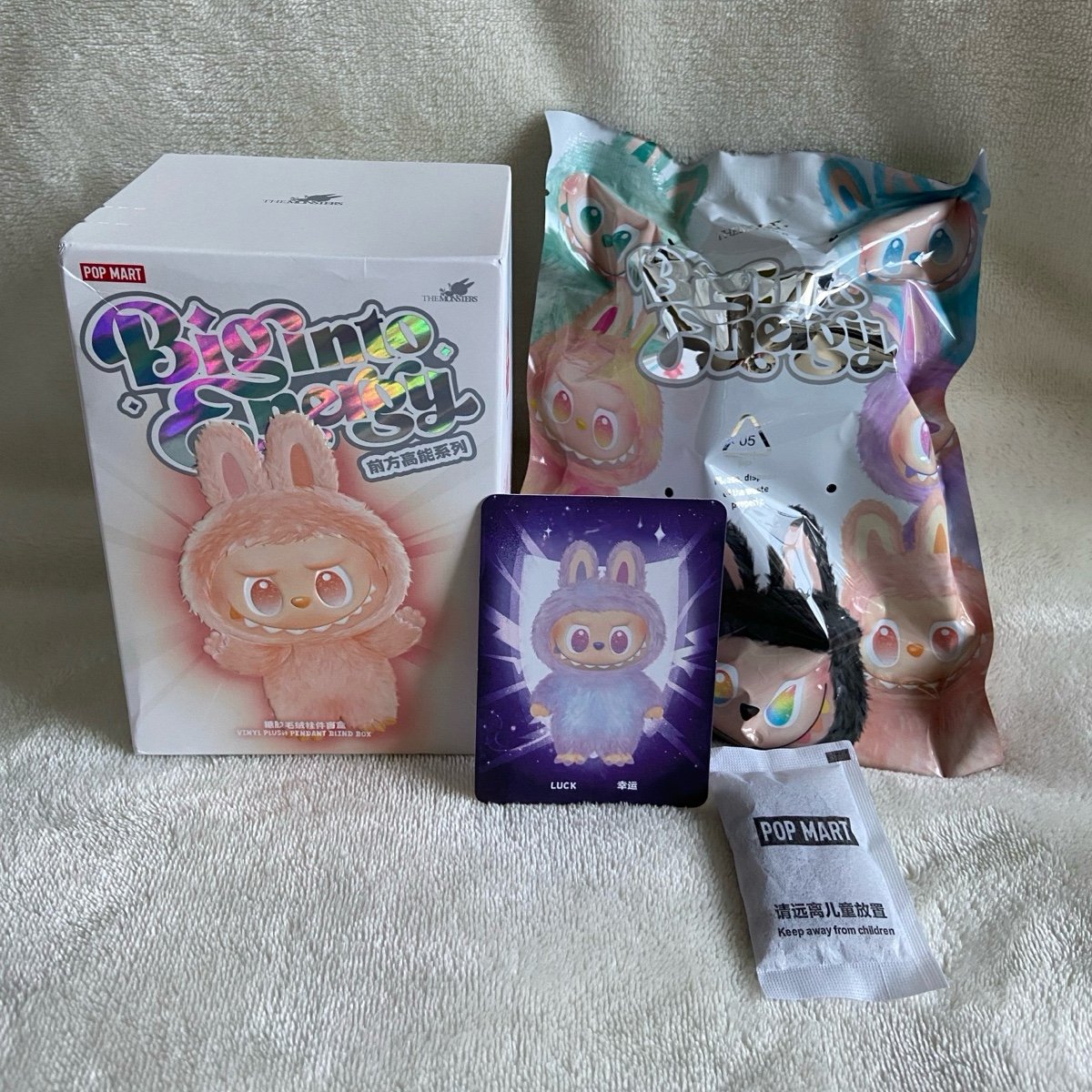 ラブブ THE MONSTERS Big into Energy LUCK m86309266400_1.jpg