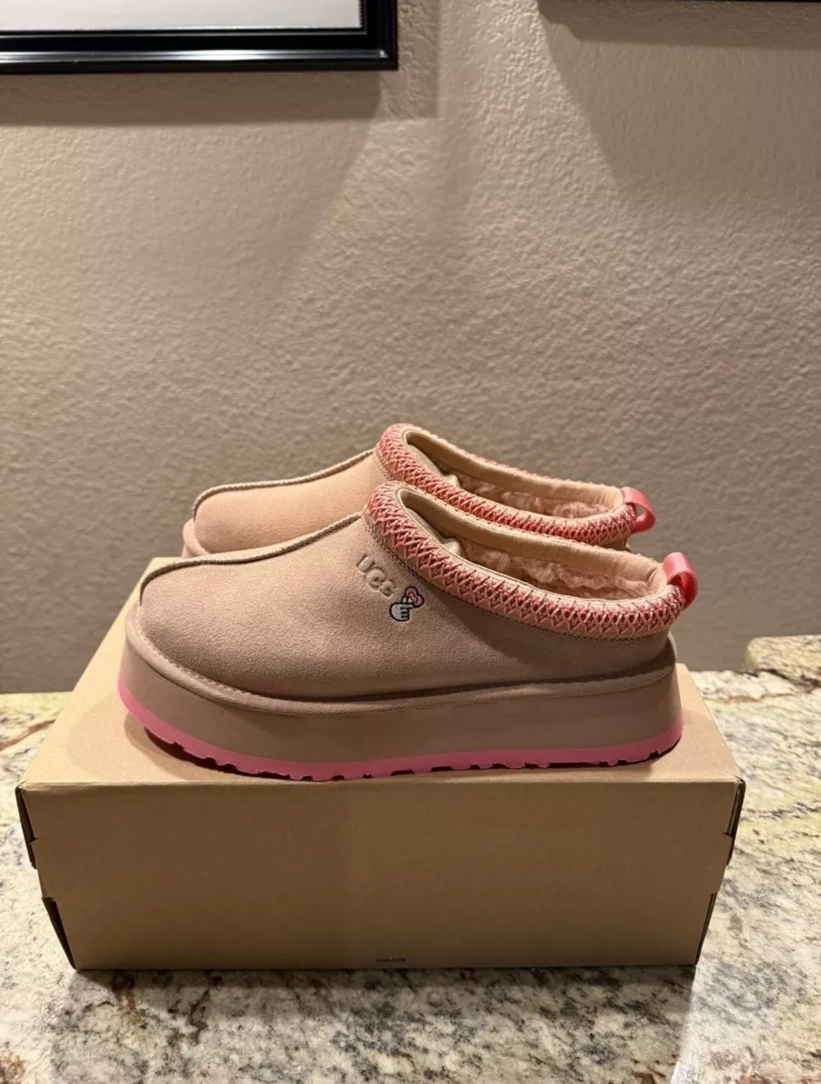 UGG Tazz Love ‘25 Arroyo Tropical Pink Size 9 Brand New