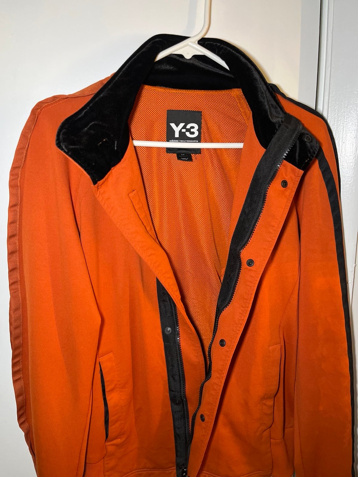 宅配便配送 YOHJI YAMAMOTO × adidas Y-3 Orange and black jacket トップス