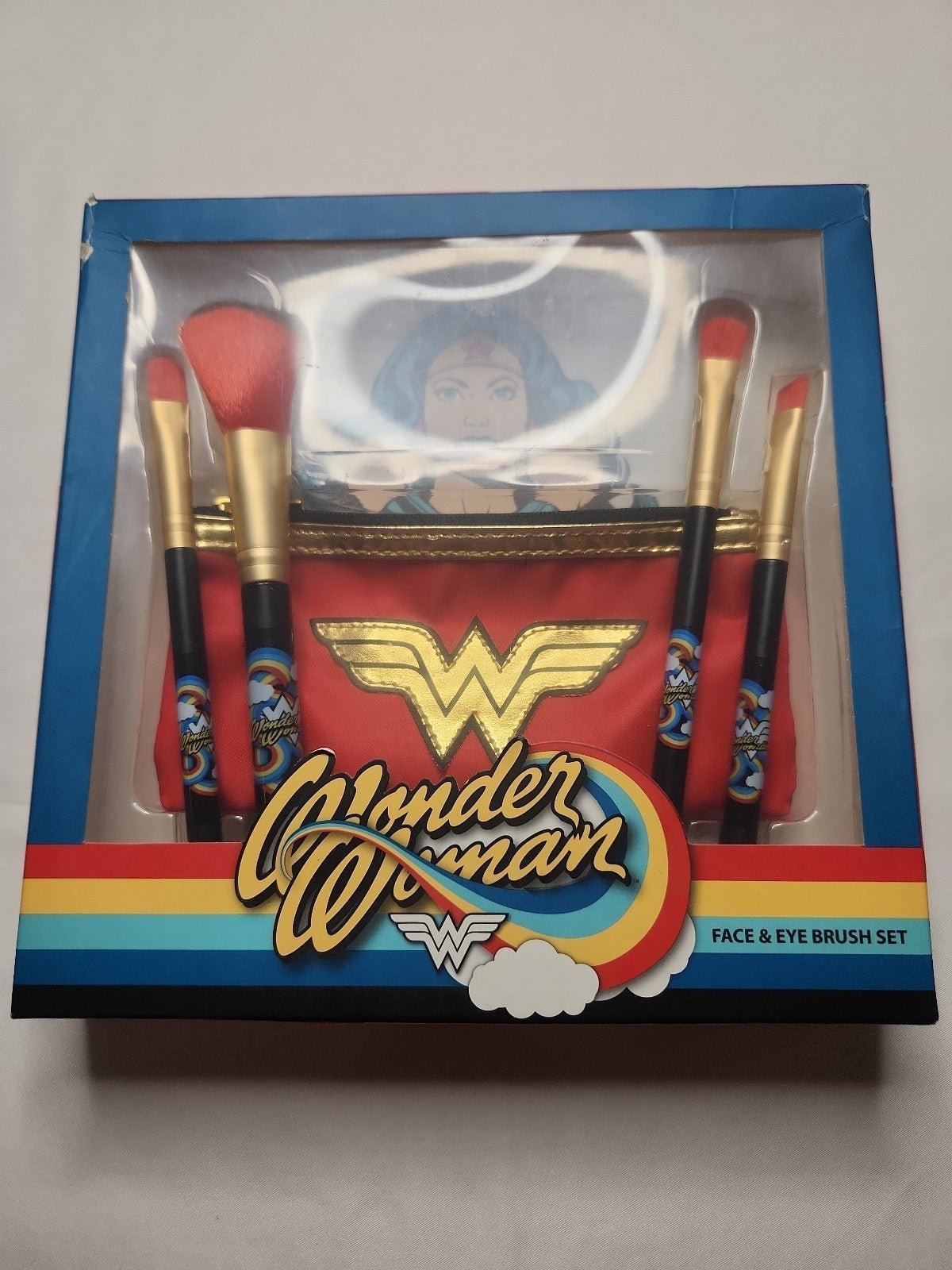 WONDER WOMAN FACE AND EYE BRUSH SET