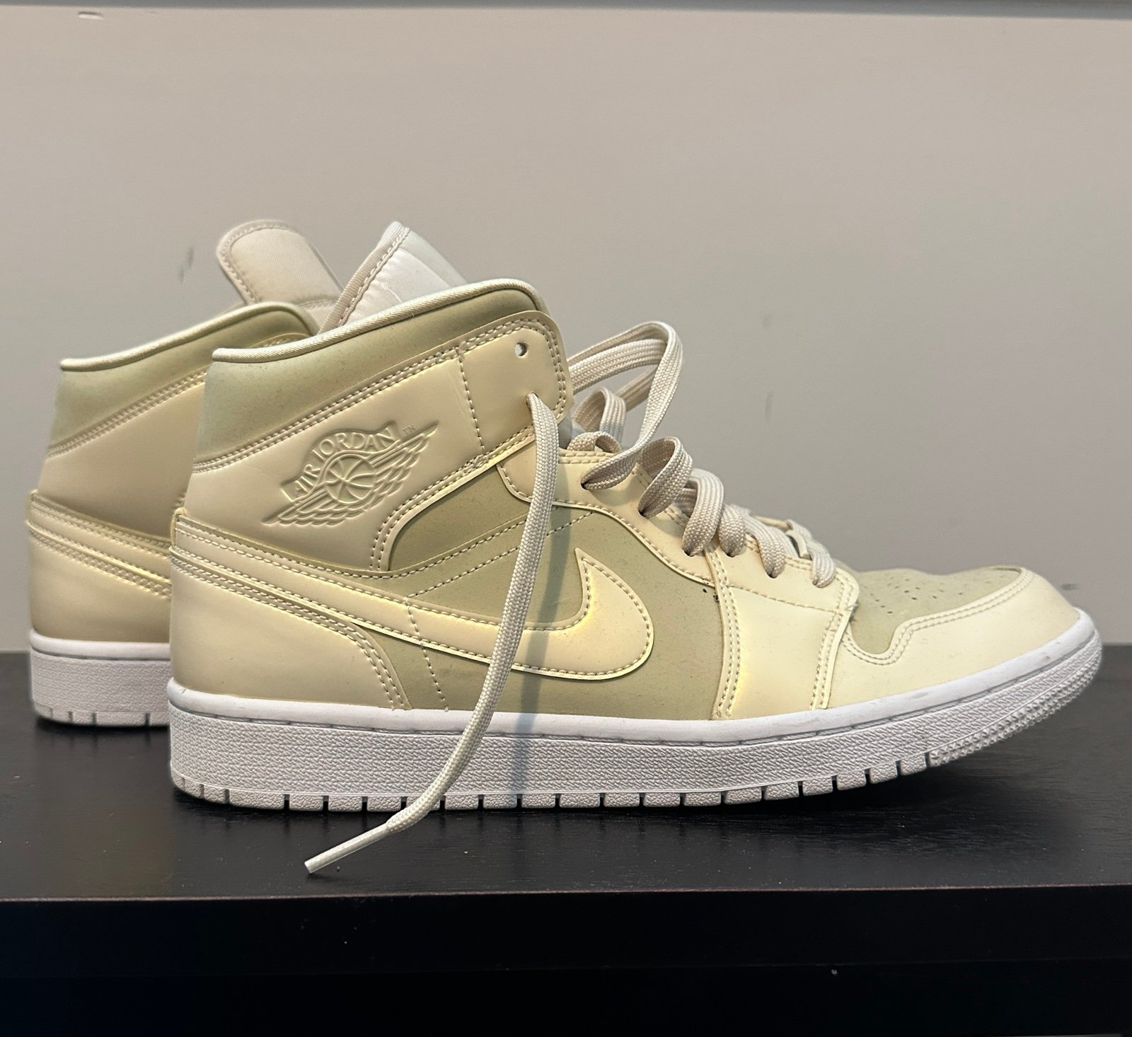 Air Jordan 1 Mid Lemon Yellow Womens Size 11 Nike Shoe CK6587-200