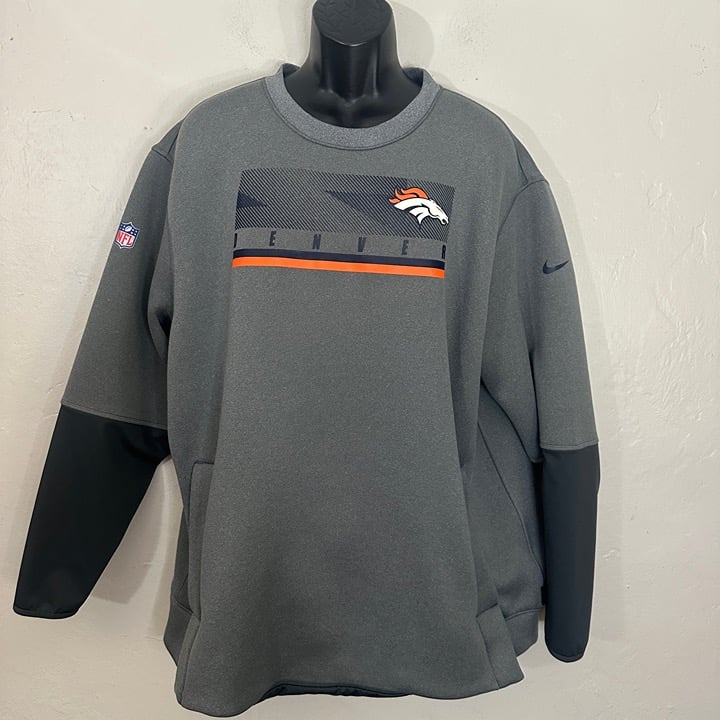 Denver Broncos Fleece Sweatshirt XXL Gently worn 97% polyester / 3% spandex