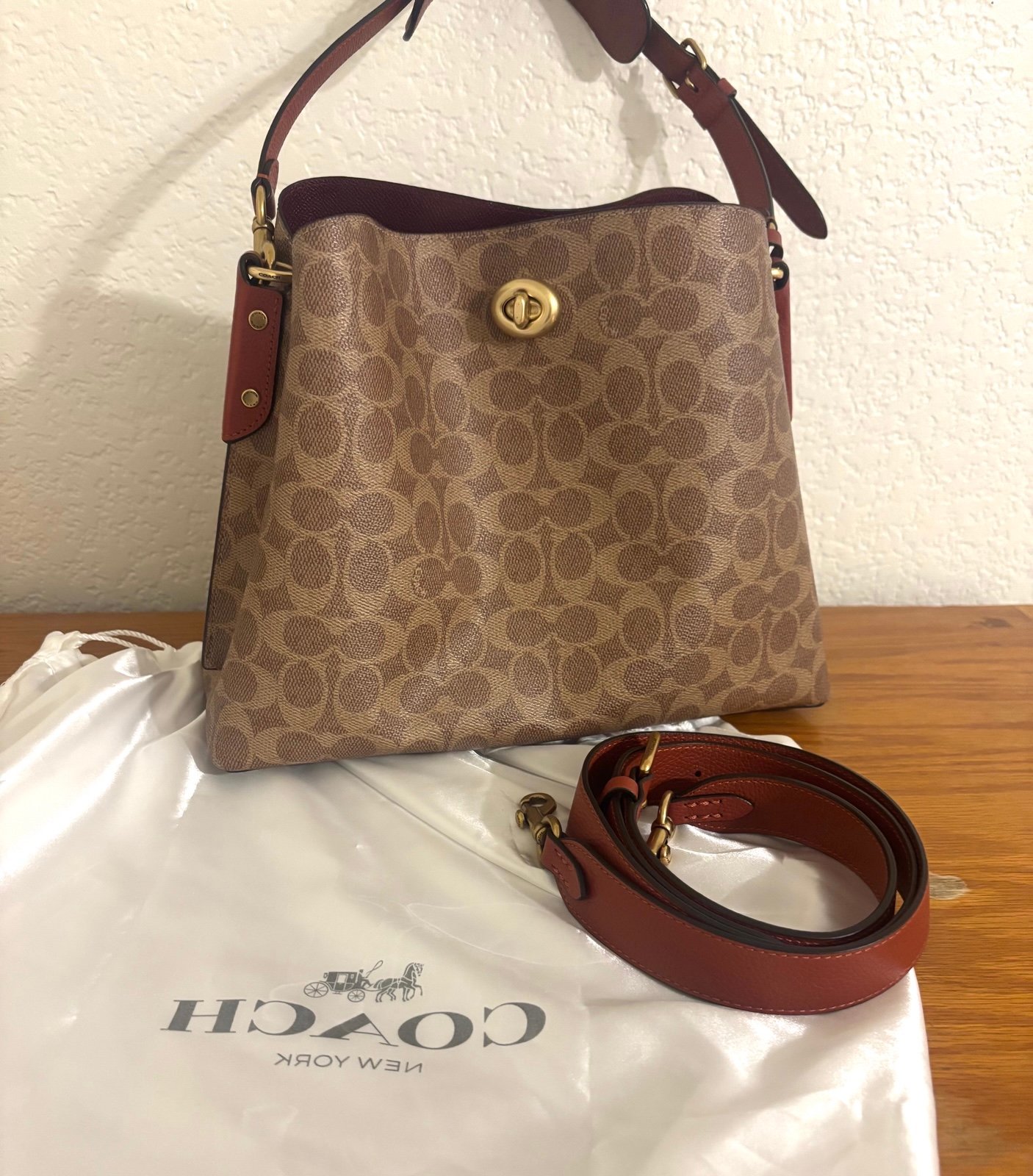 Coach willow bucket bag signature