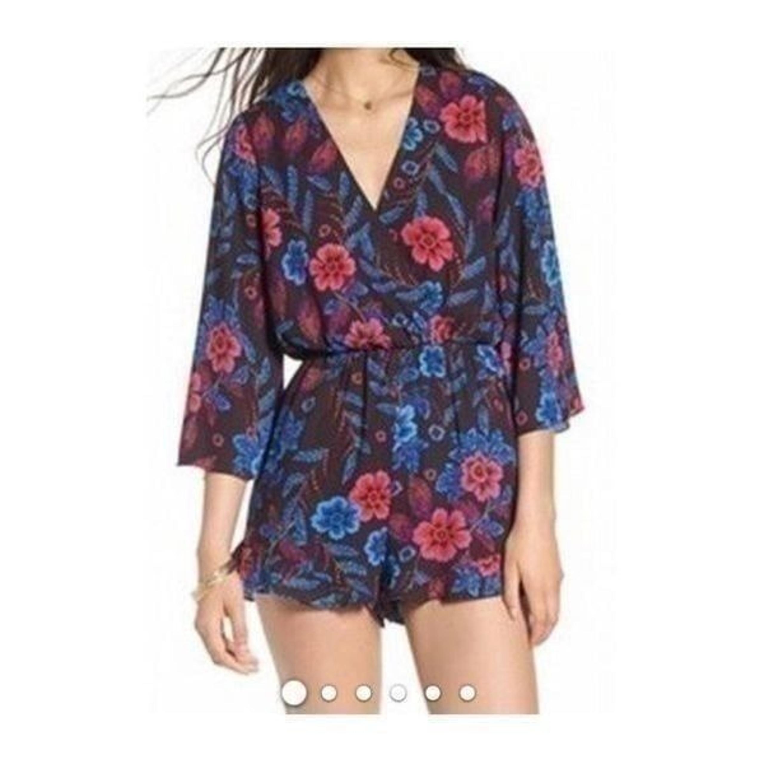 Everly Long Sleeve Floral Romper NWOT L