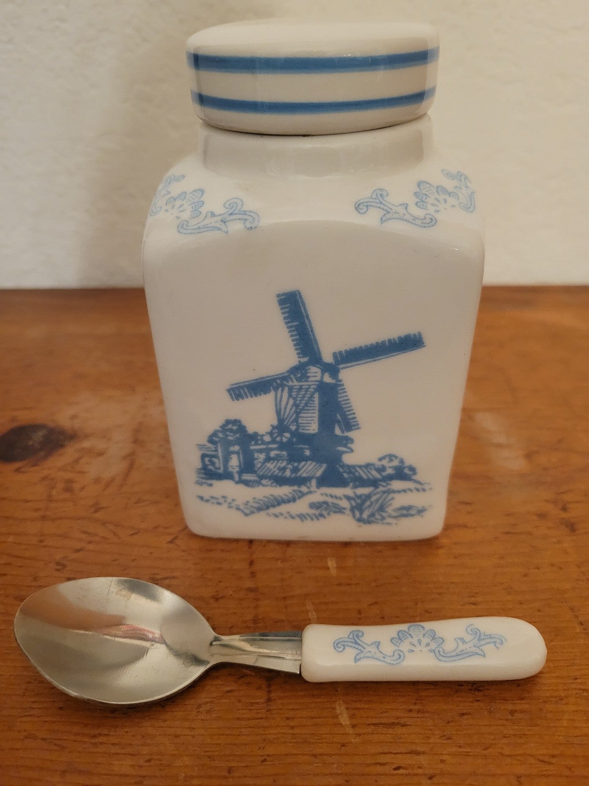 Vandermint Chocolate Liqueur Jar with Spoon Set Dutch Windmills
