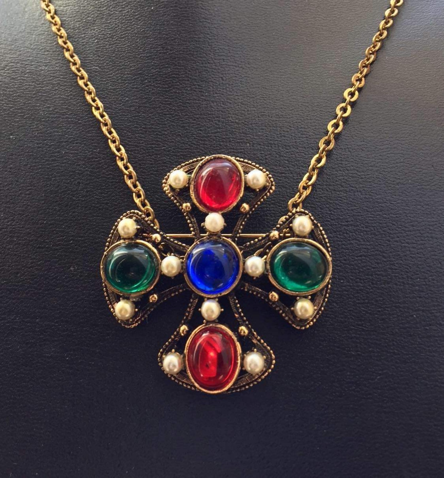 VINTAGE Maltese CROSS Necklace Gripoix glass