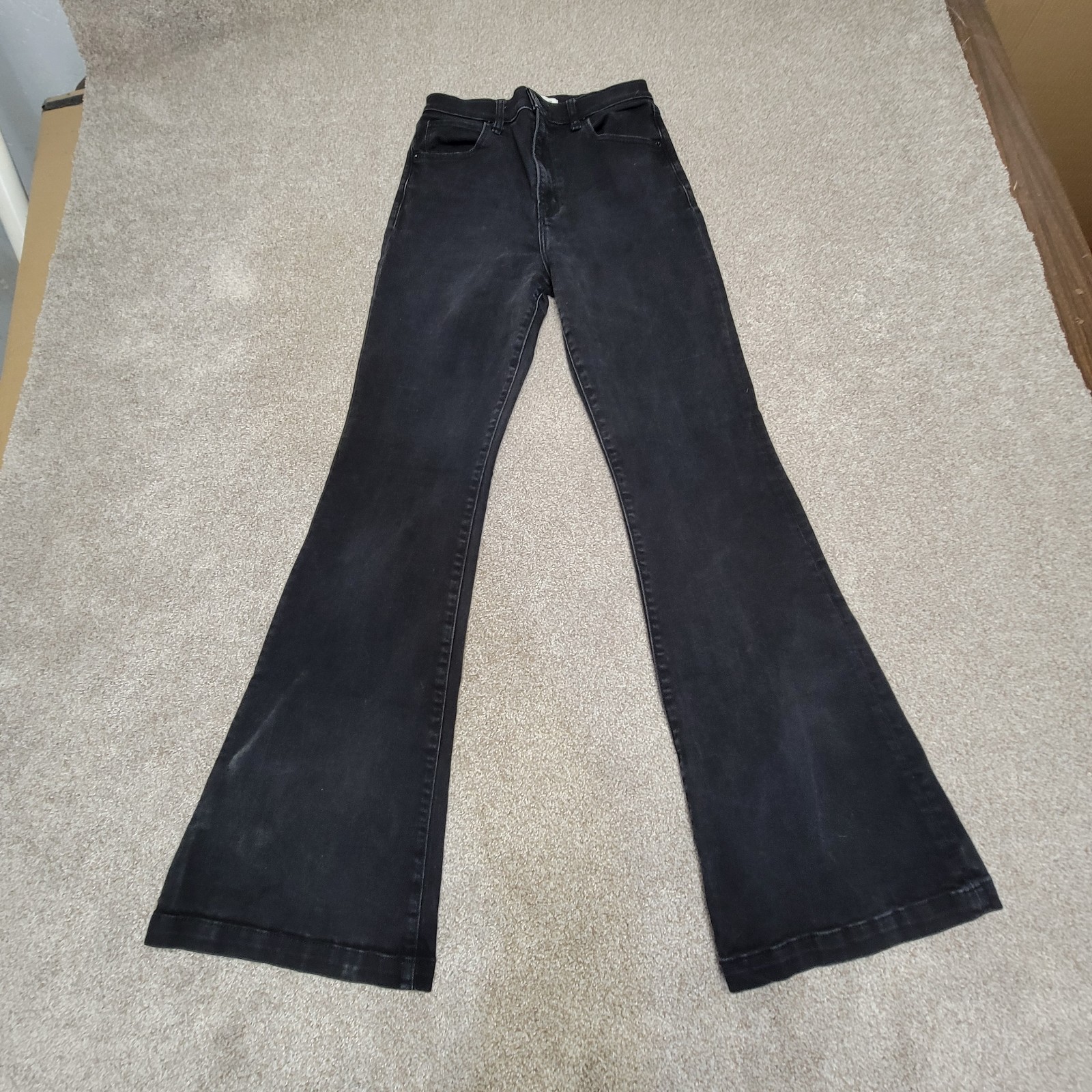 Grunge streetwear Festival Abercrombie & Fitch The Flare Ultra High Rise jean 29