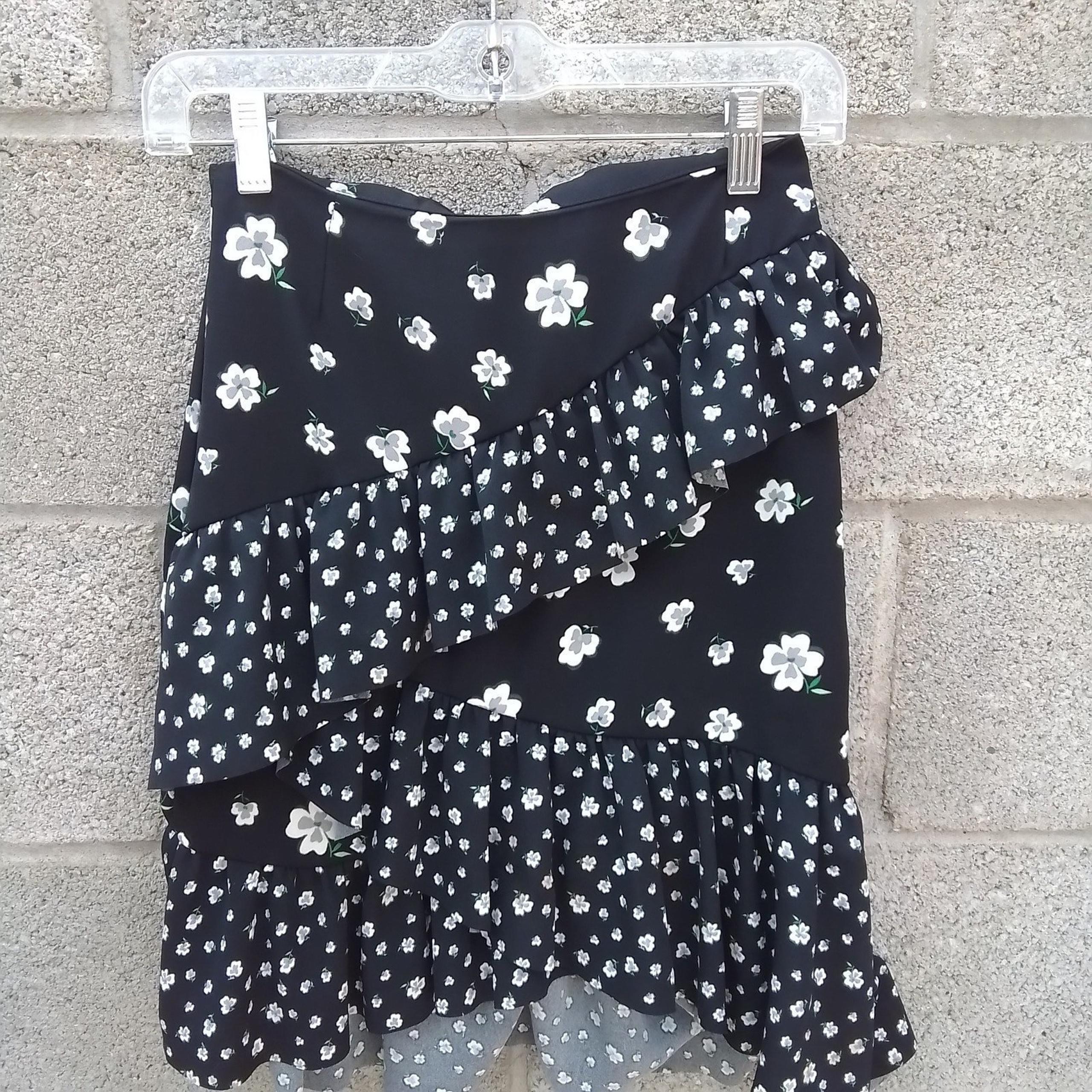 H&M Mini Skirt Sz 4 Black Floral Boho Tiered Asymmetrical Ruffle Mid Rise