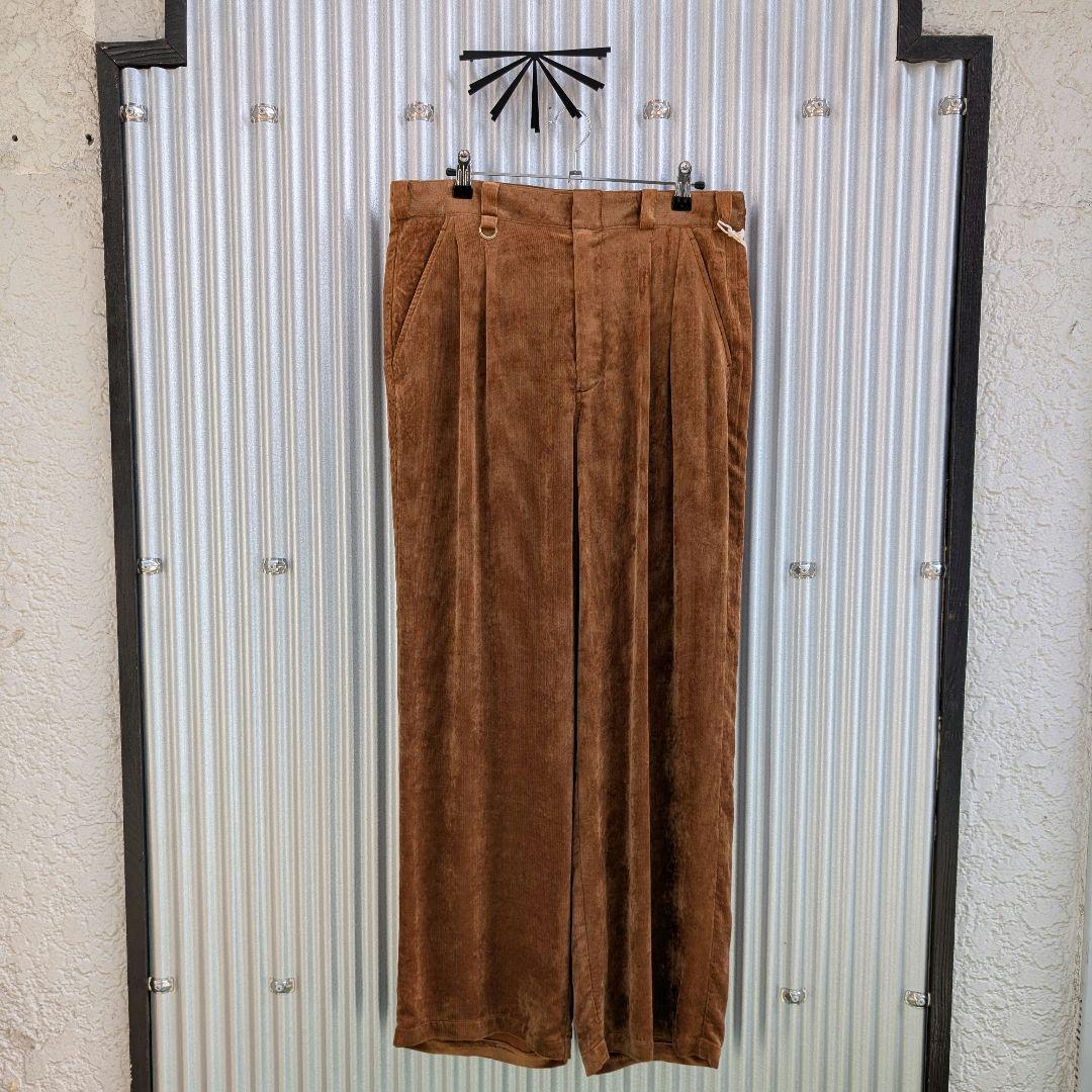 TUITACI RAYON VELVET 2-TUCK TROUSER BROWN