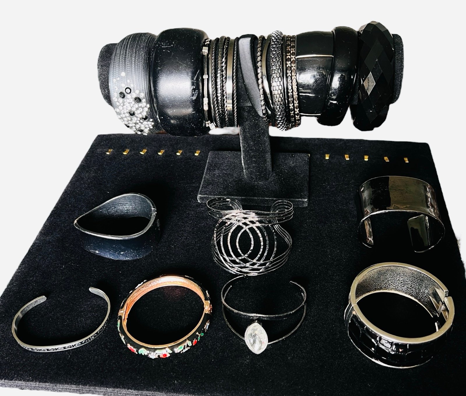 Vintage & Modern Black Dark Elegant Cuff, Bangle & Stretch Bracelet lot of 20
