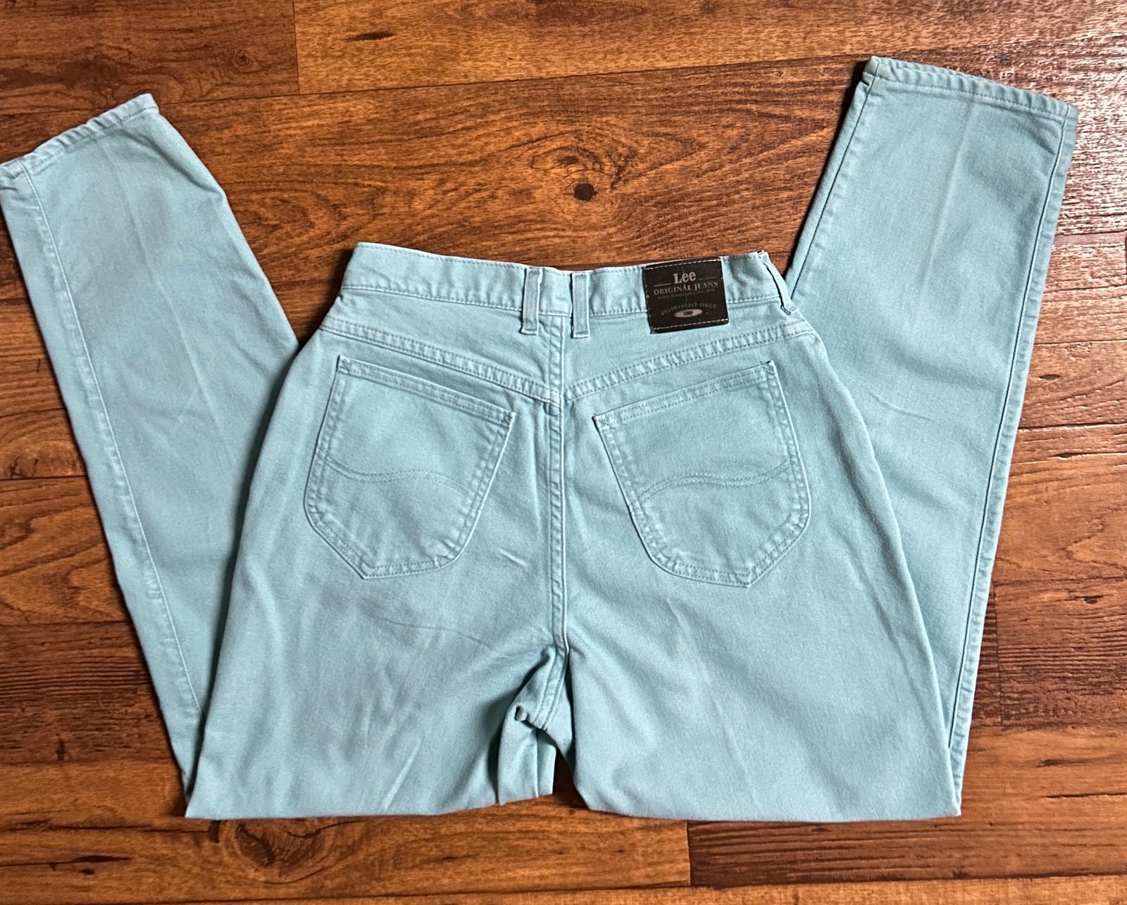Lee • Vintage • Size 12 (30 x 31) • Turquoise • High Waisted Mom Denim Jeans