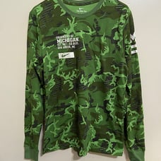 Nike Michigan Wolverines Football Team Issue Camo Salute To Service Shirt Mens M