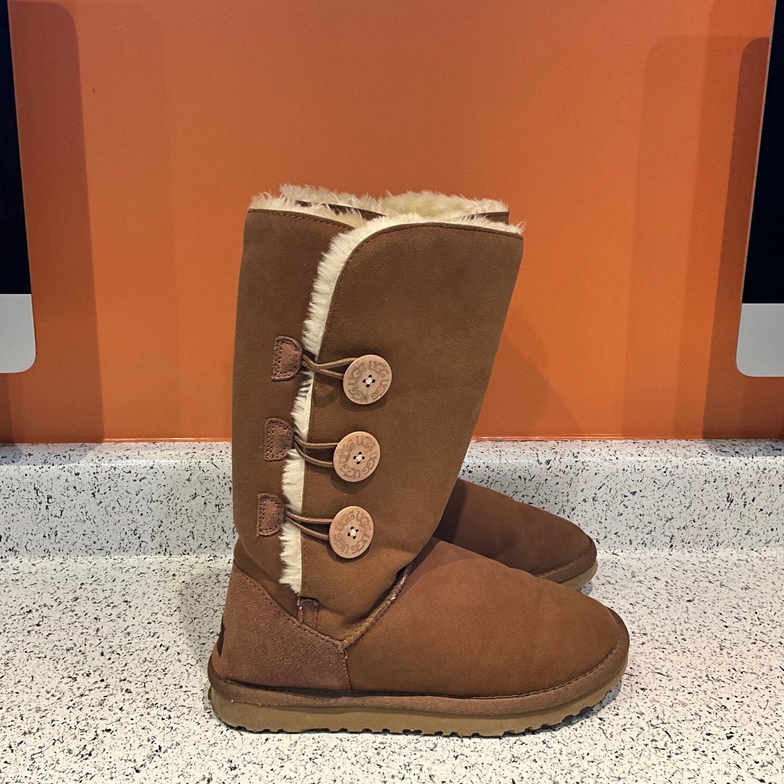 UGG Bailey Button Triplett Boots in Chestnut