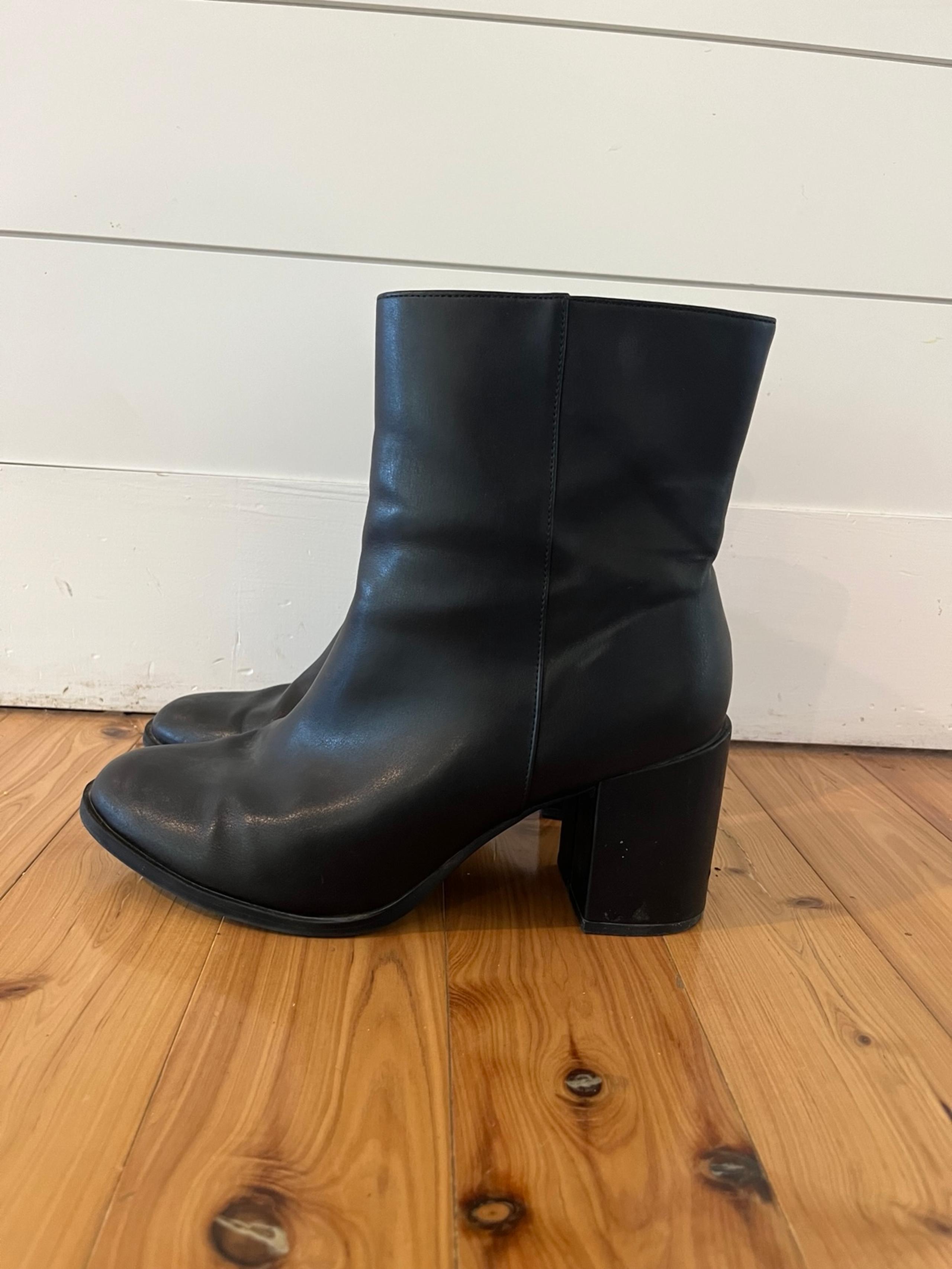 Black Ankle (Wide) Women’s Boots