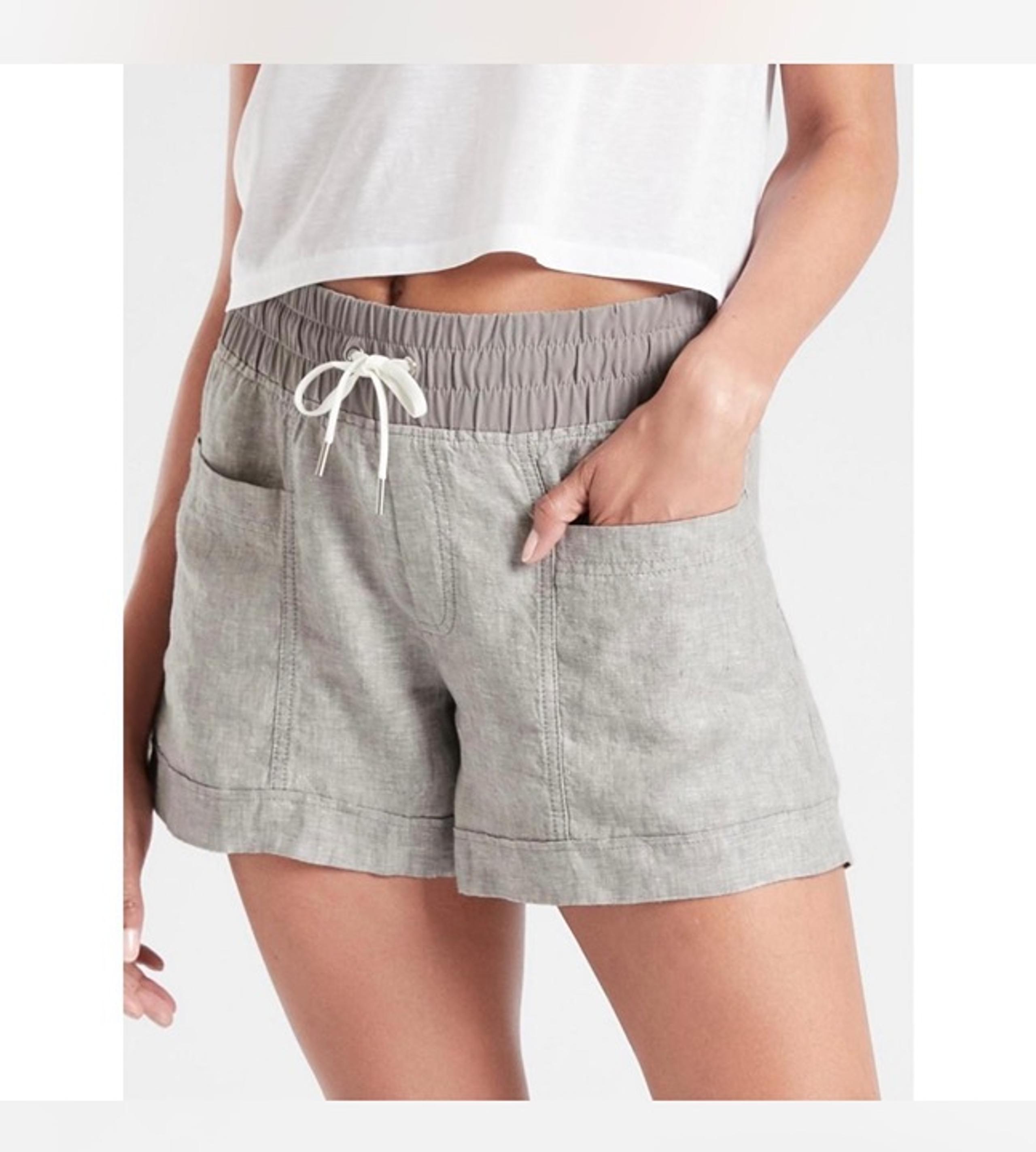 Athleta Women's Cabo Linen 4" Shorts Gray Pull On Pockets Lightweight Beach Sz 4