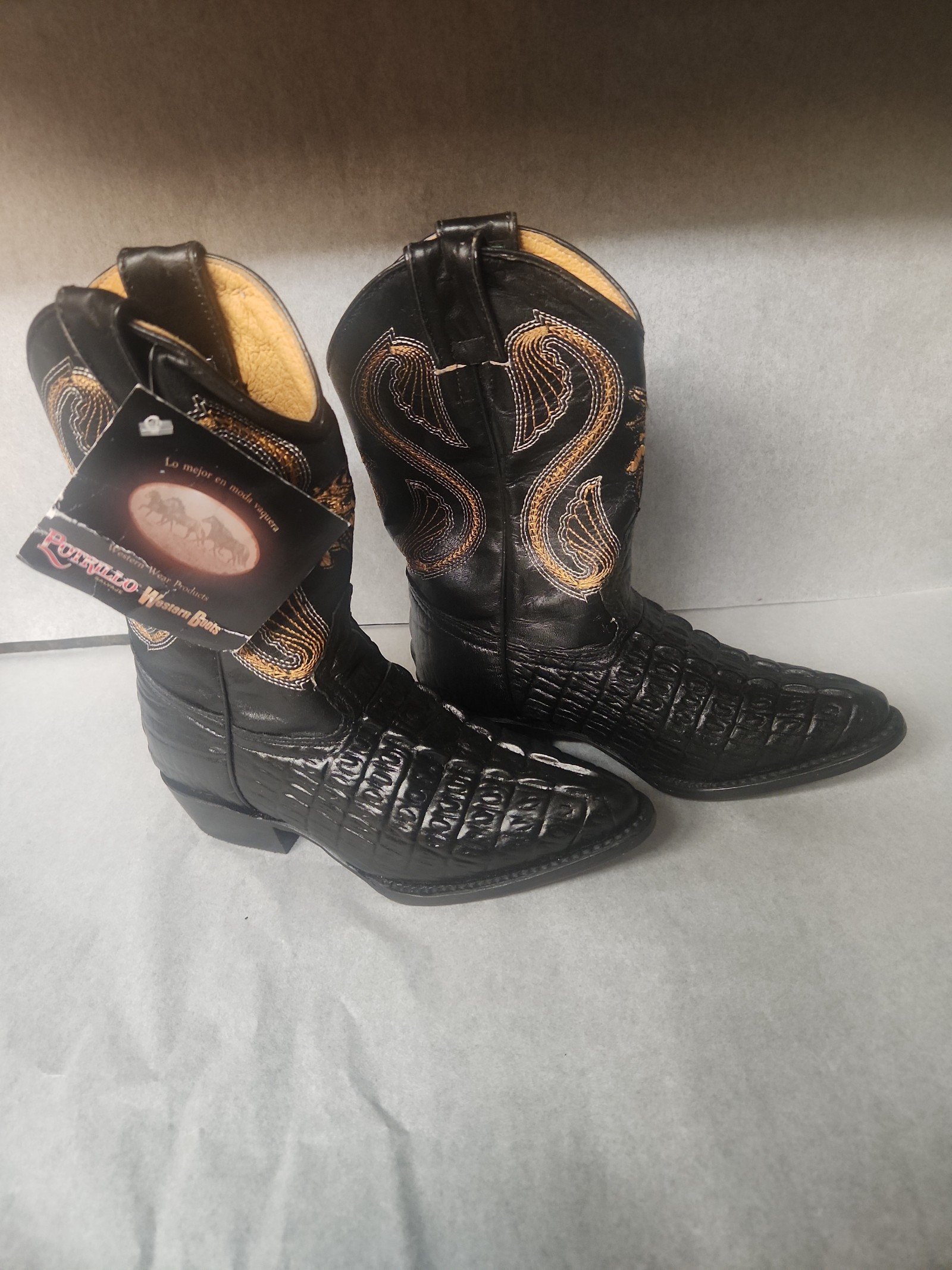 Brand new Cowboy western wear potrillo salvaje made in mex size 12.0 kids