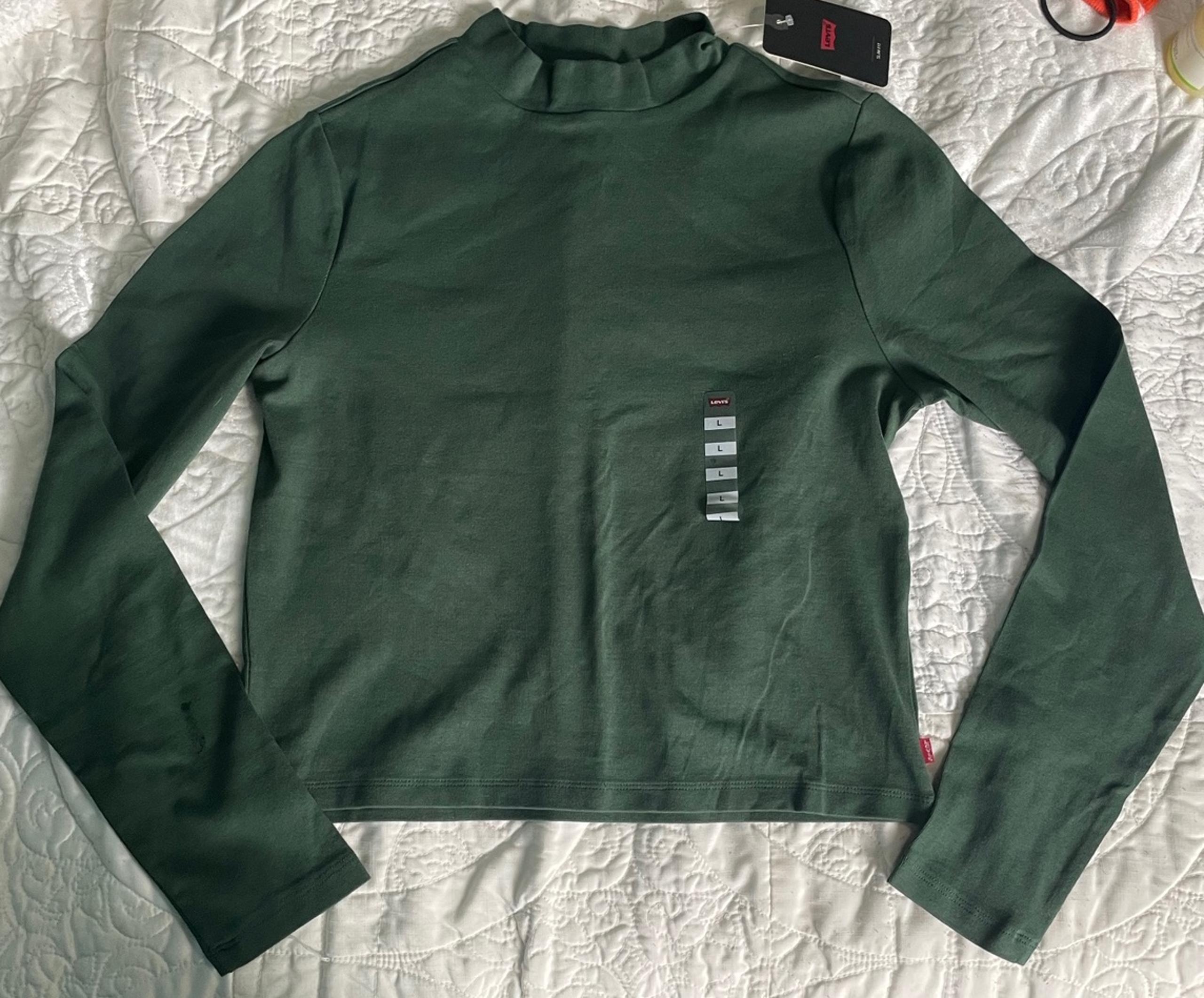 Levi’s Green Top