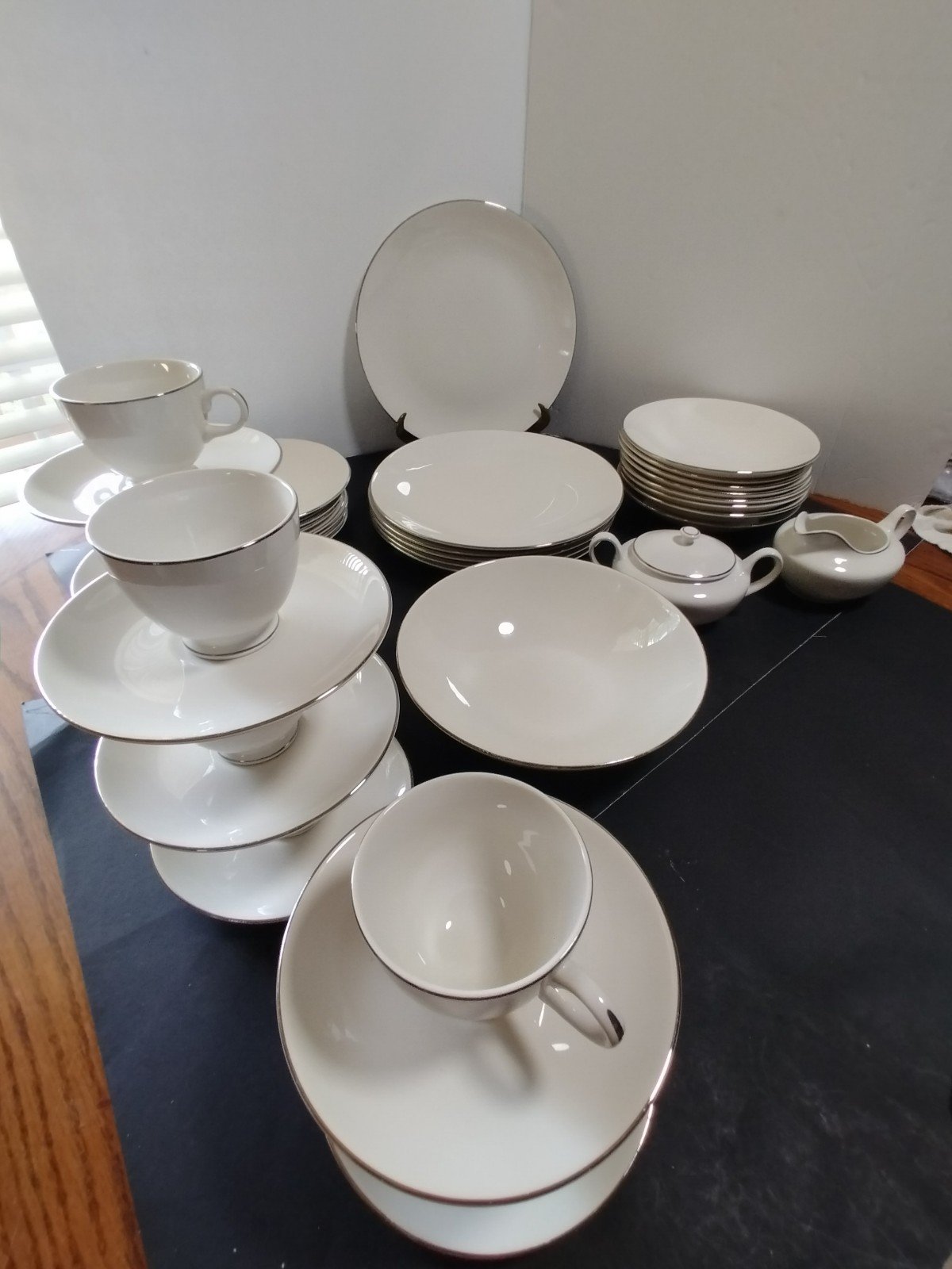 40 pieces beautiful ivory color fine china