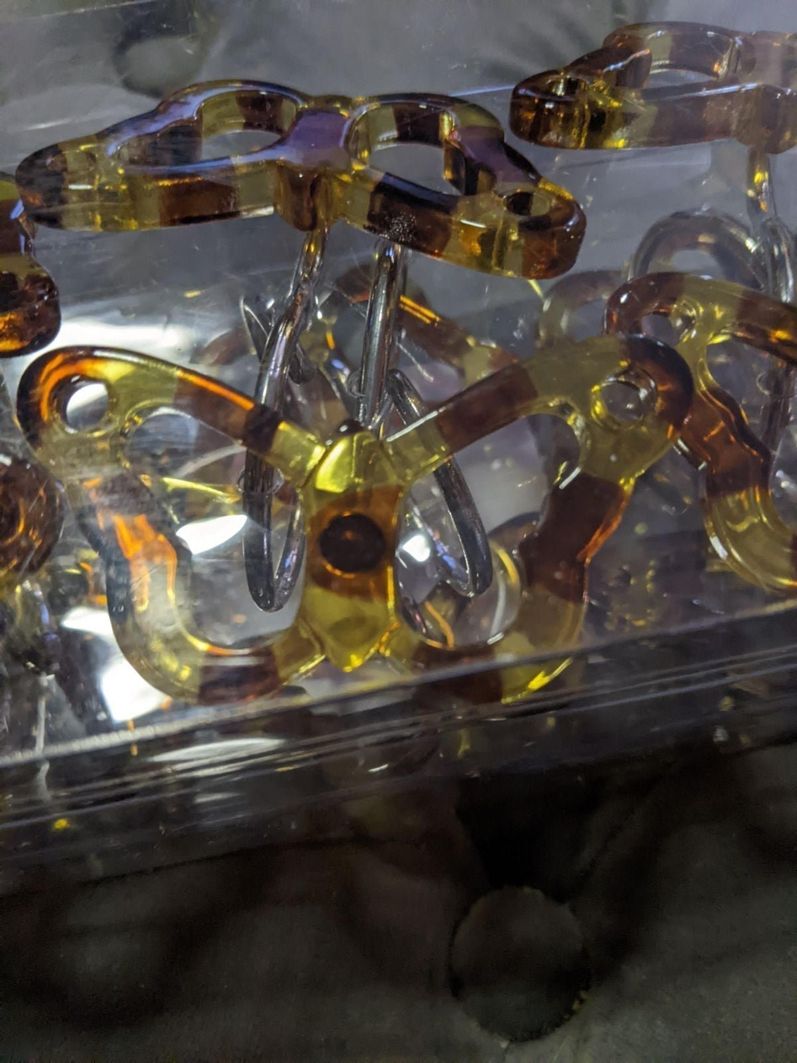 Butterfly shower hooks