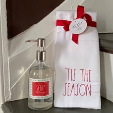 Rae Dunn 'TIS THE SEASON Towels & SOAP.